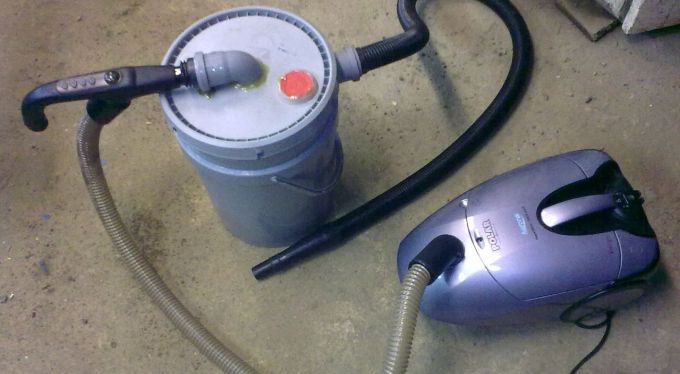 TOP 7 des aspirateurs sans sac de chantier : les meilleurs modèles + des conseils d'experts