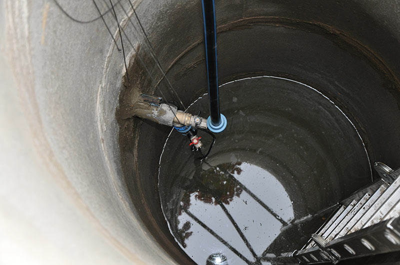 Comment accrocher une pompe dans un puits