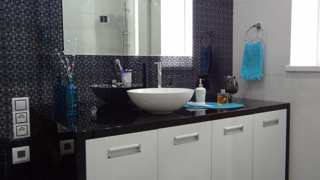 Évier au-dessus de la machine à laver: caractéristiques de conception + nuances d'installation