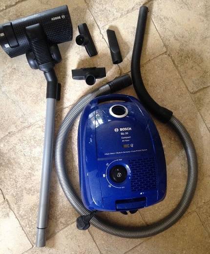 Présentation de l'aspirateur bosch gl 20 : puissance réglable pour nettoyer n'importe quel revêtement