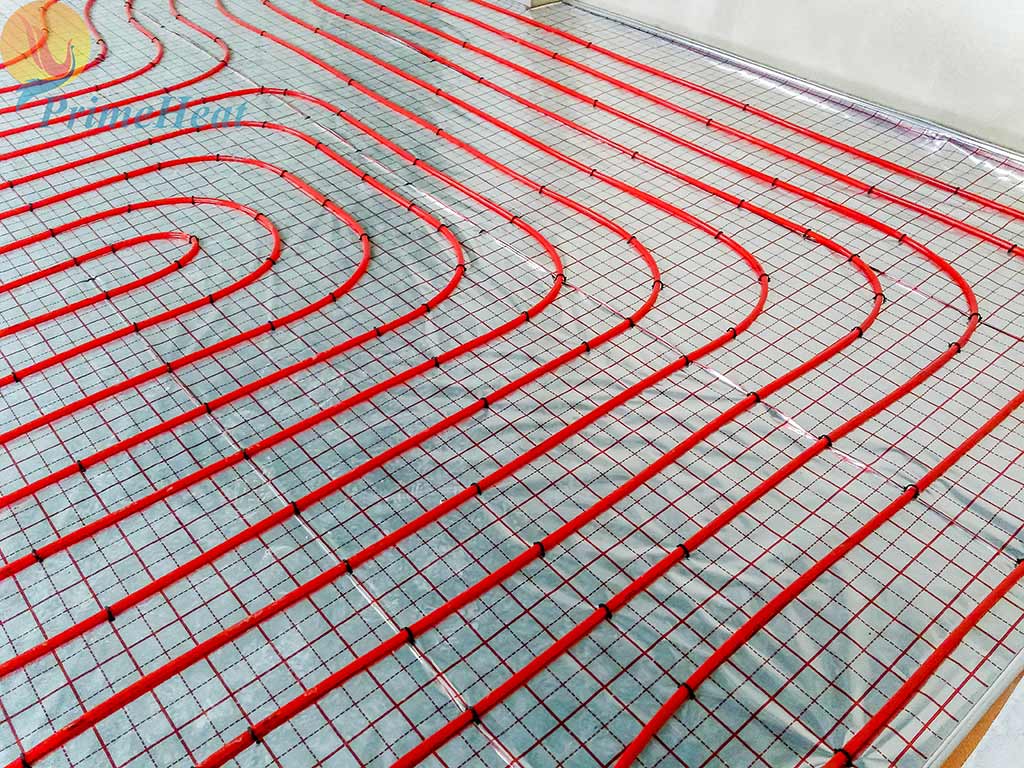 Comment choisir un sol chaud ? électrique ou eau ? comparer les types