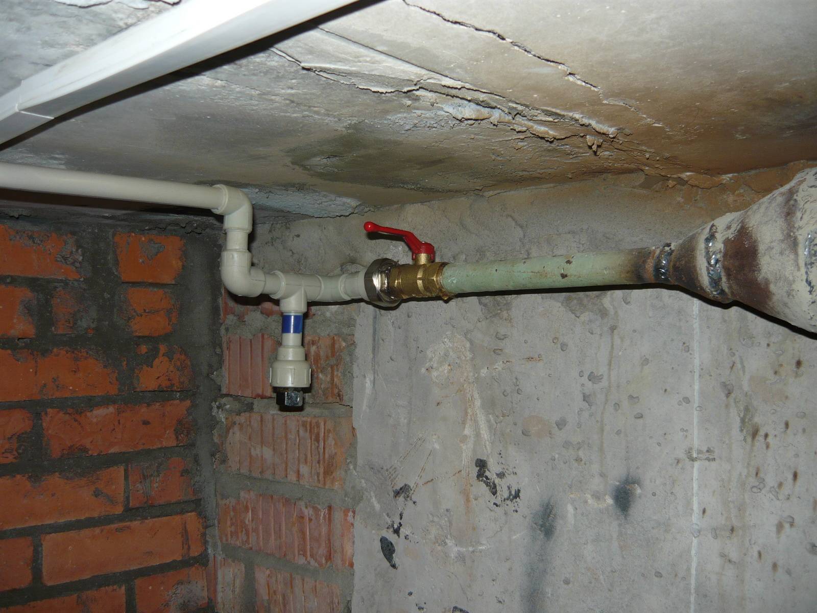 Installation de tuyaux en plastique à faire soi-même, méthodes de raccordement