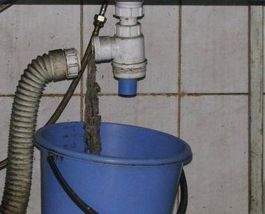 Comment nettoyer le puisard dans l'évier