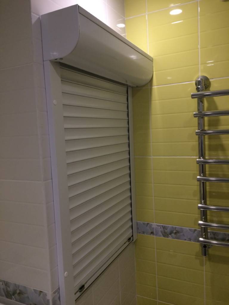 Comment cacher les tuyaux dans les toilettes avec accès Comment cacher les tuyaux dans les toilettes avec accès