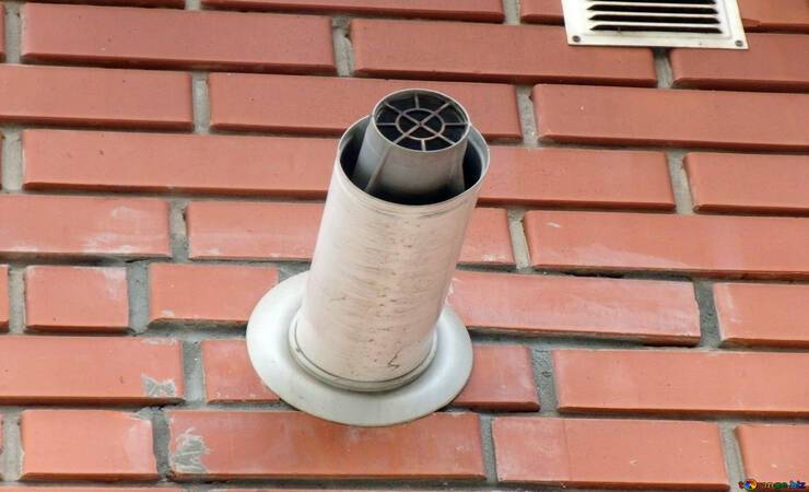 Souffle la chaudière à gaz avec le vent. Que faire? les raisons