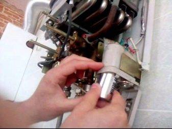 La flamme ne s'allume pas dans le geyser Bosch: recherche de la cause du dysfonctionnement et recommandations de réparation