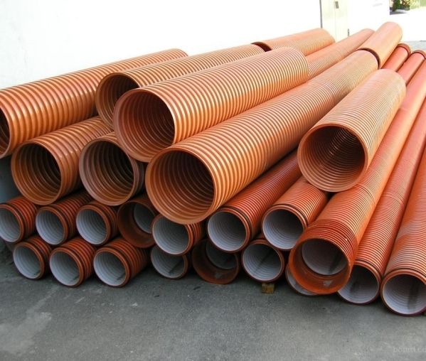 Quels tuyaux sont les mieux utilisés pour les eaux usées extérieures: un aperçu comparatif des options