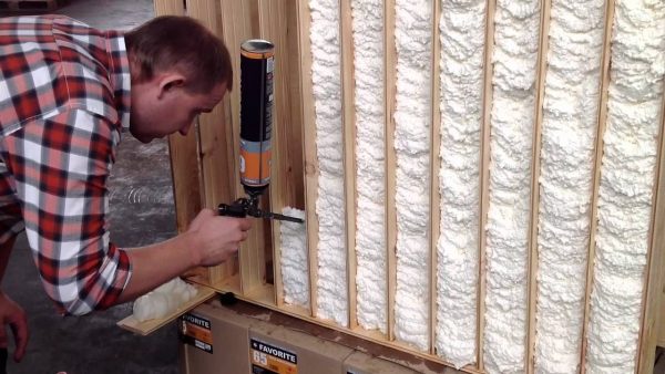 Pourquoi l'eau du puits mousse-t-elle ?