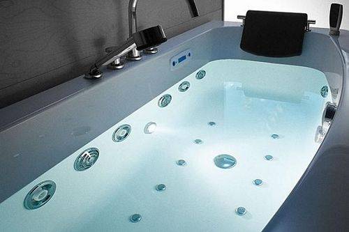 Équipement de bain à remous et d'hydromassage