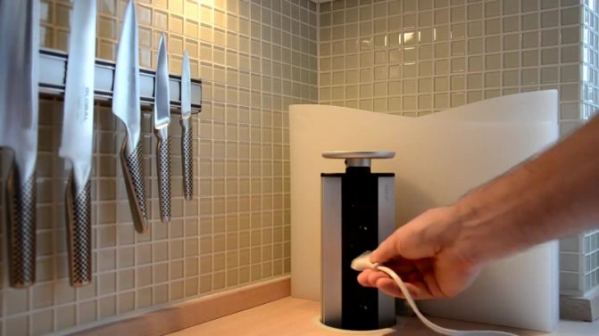 Prises encastrées dans le plan de travail : variétés, caractéristiques + conseils pour choisir et installer