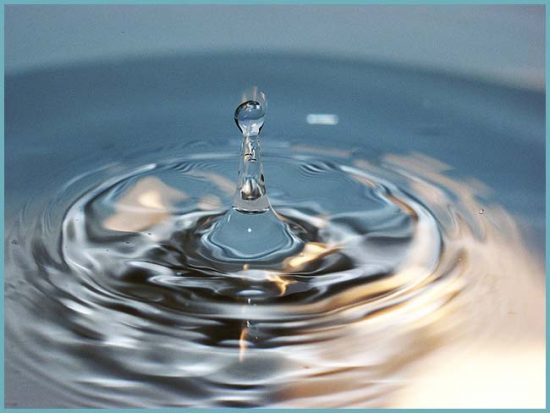 Comment puis-je trouver de l'eau sur le site pour le puits