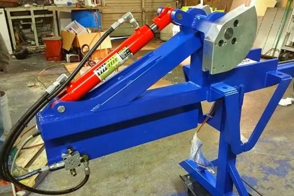 Comment choisir une cintreuse hydraulique: types d'équipements et leurs caractéristiques