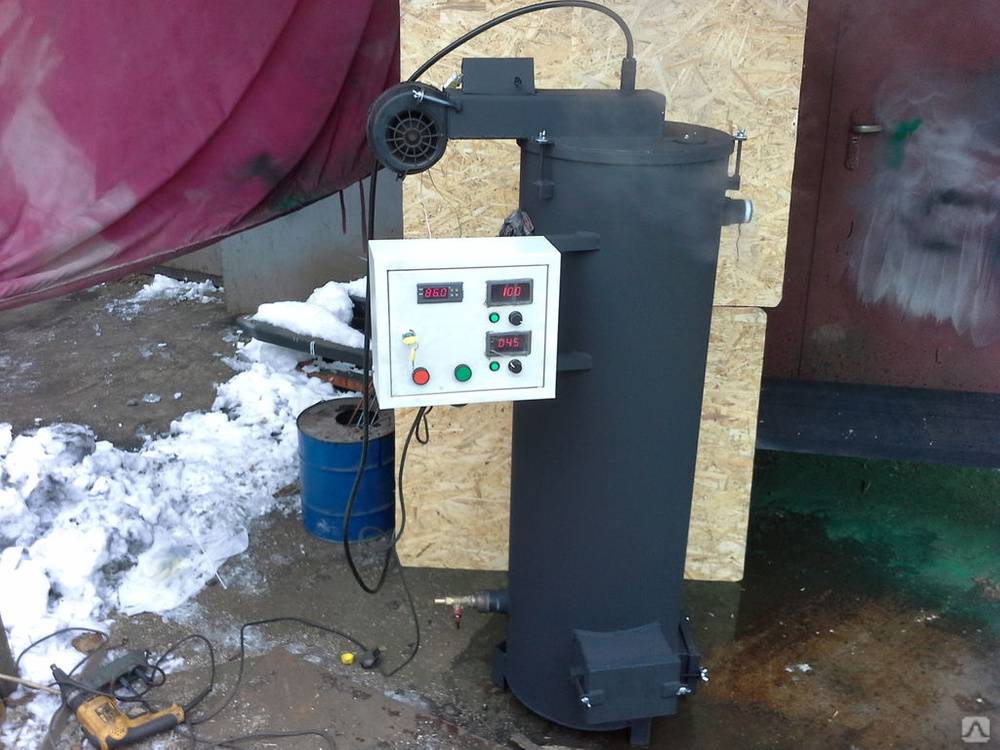 Chaudière de chauffage à l'huile usée, four ignifuge pour l'entraînement, comment le faire soi-même pour une maison privée, un garage