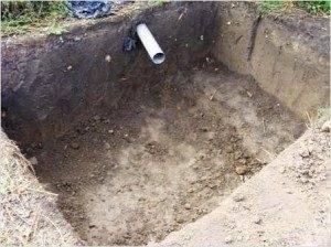 Comment une fosse de drainage en brique est construite: options et méthodes d'aménagement