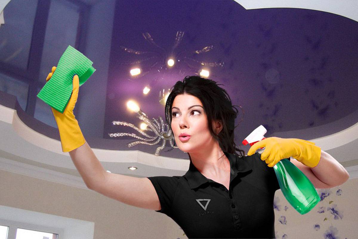 Comment laver un plafond tendu : choisir un nettoyeur de plafond en fonction de la qualité de sa surface, conseils pratiques