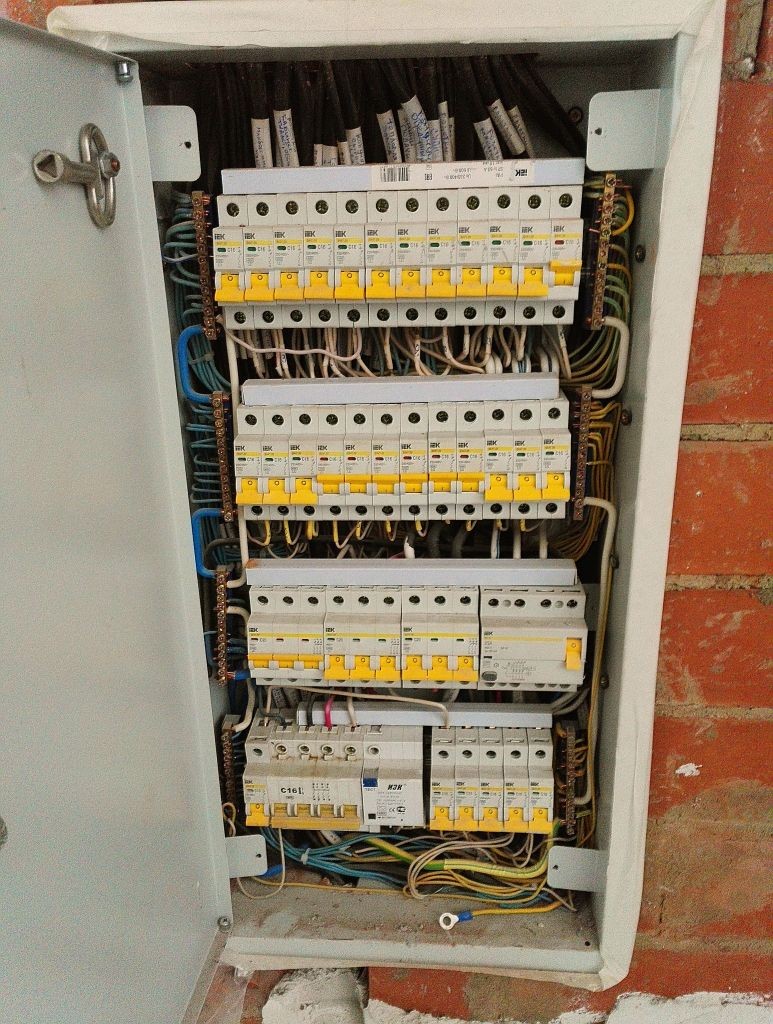 Disjoncteur différentiel : usage, types, marquage + conseils de choix