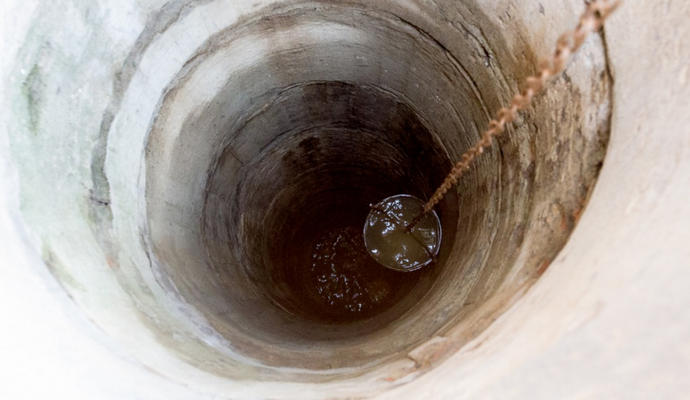 Pourquoi l'eau du puits mousse-t-elle ?