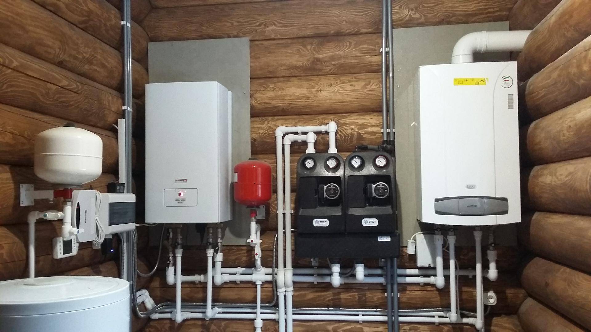 Chaudière électrique à double circuit pour chauffer une maison privée