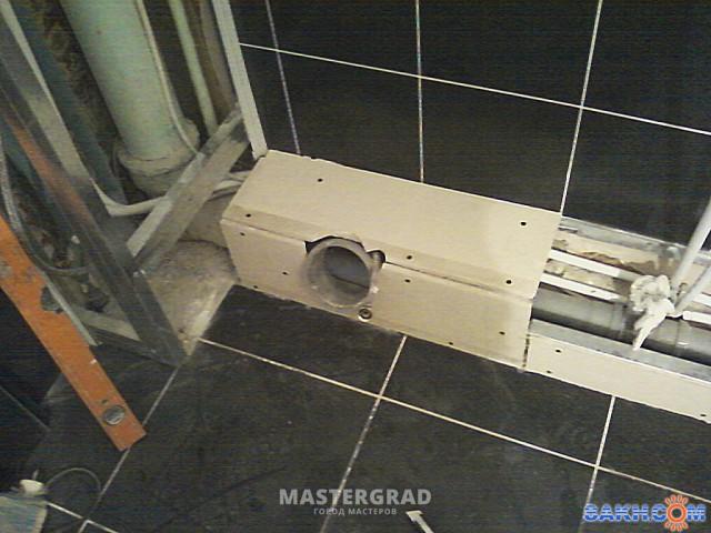 Comment cacher des tuyaux dans la salle de bain sans les monter dans le mur