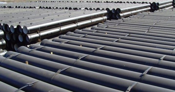 Tuyaux en fonte pour assainissement externe: types, caractéristiques d'application et d'installation