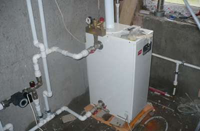 Four miracle à faire soi-même pour un garage à carburant diesel: instructions pas à pas pour la construction