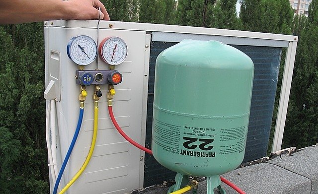 Ravitaillement de climatiseur à faire soi-même: méthodes de réapprovisionnement en fréon