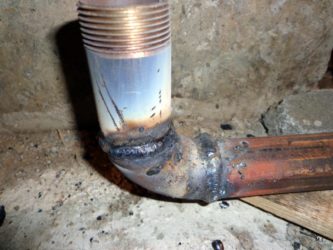 Comment sceller un tuyau avec une soudure électrique ?