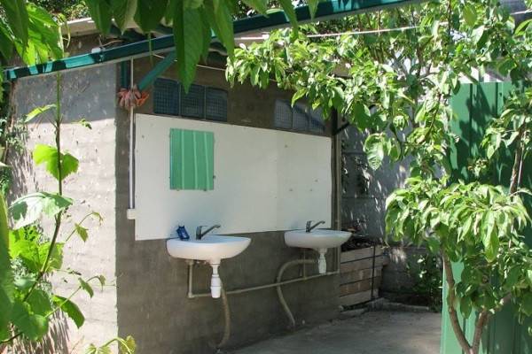 Lavabo à faire soi-même pour offrir : aperçu des meilleurs designs et exemples de produits faits maison