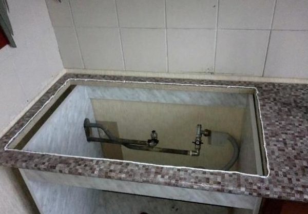 Comment installer un robinet dans la cuisine: instructions étape par étape pour le travail