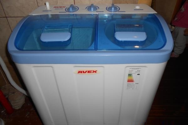 Machines à laver semi-automatiques (52 photos): qu'est-ce que cela signifie? réparation.comment utiliser et quelle est la différence entre les modèles semi-automatiques et automatiques ?