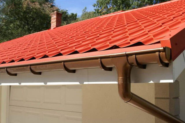 Systèmes de drainage de toiture : types de systèmes existants et leur disposition + étapes de calcul et d'installation