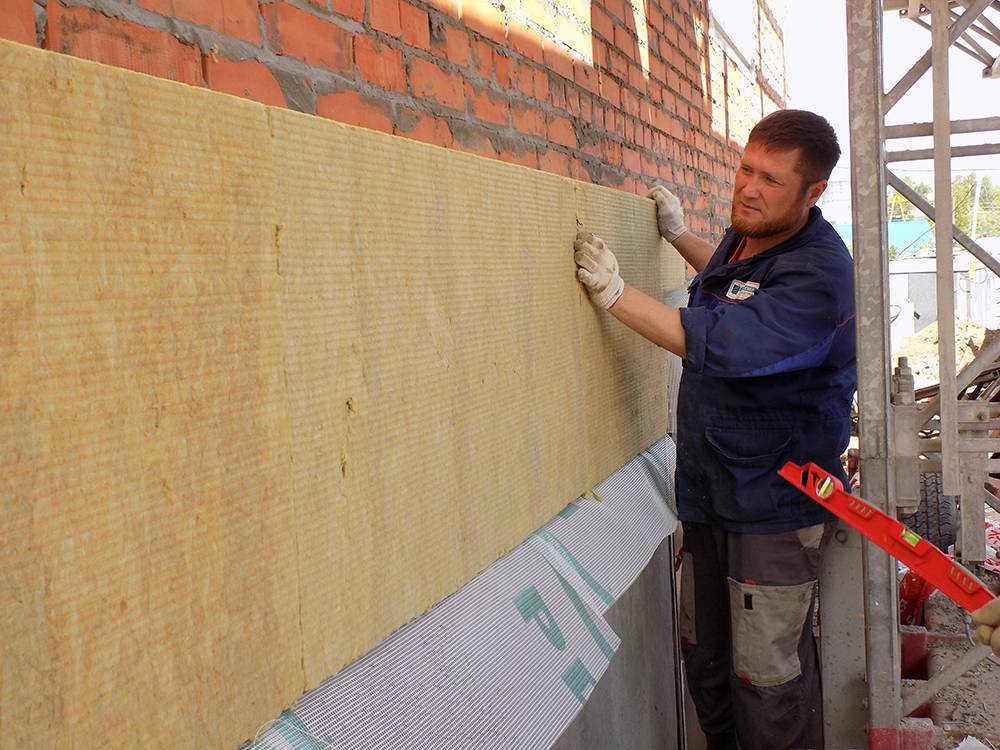 Isolation de façade (78 photos): comment isoler une maison privée de l'extérieur de vos propres mains, un dispositif d'isolation thermique