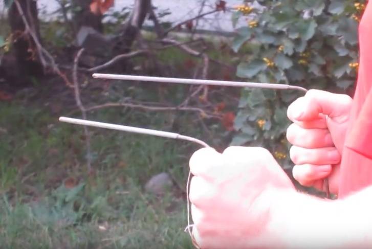 Recherche d'eau pour un puits, comment trouver de l'eau dans le sol sur le site