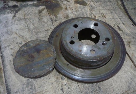 Comment construire un poêle à ventre avec de l'huile usée: instructions sur photos et dessins