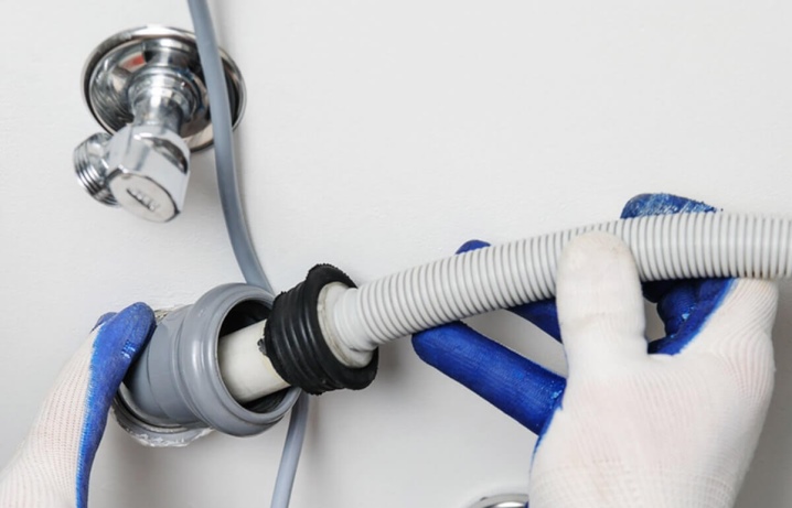 Comment amener le tuyau de vidange de la machine à laver dans un égout séparé des pneus?