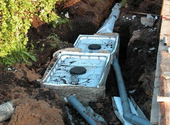 Que faire si une fosse septique est envasée, comment la pomper correctement