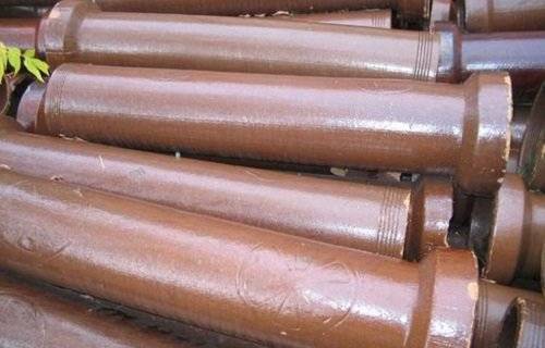 Mastic d'étanchéité pour canalisations d'égout: types, aperçu des fabricants, lesquels sont les meilleurs et pourquoi