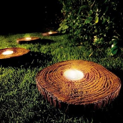 Lampes à gazon à énergie solaire: un appareil, comment choisir + nuances d'installation