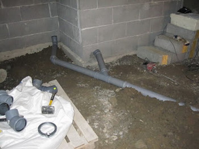 Pose de conduites d'égout dans le sol: règles et nuances technologiques