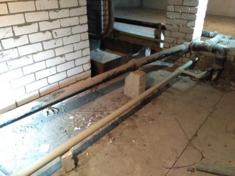 Comment organiser l'entrée d'eau dans la maison: choix d'une méthode d'approvisionnement en eau + options d'aménagement