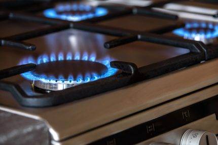 Règles d'utilisation du gaz dans la vie quotidienne: normes de fonctionnement des équipements à gaz dans les maisons privées et les appartements en ville
