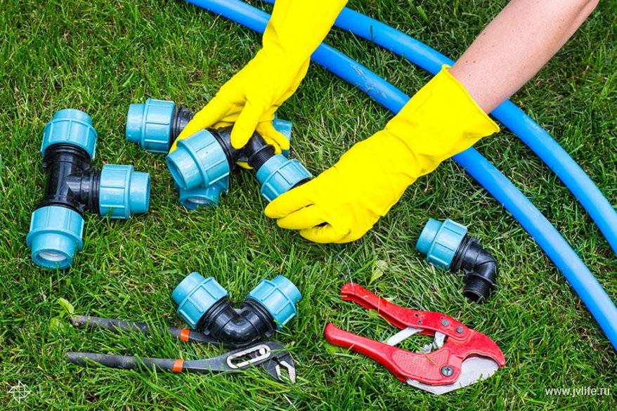 Quels tuyaux choisir pour organiser l'arrosage du jardin - conseils pour choisir parmi les maîtres