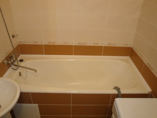 Baignoire en acrylique ou en fonte ? Un aperçu des avantages et des inconvénients des deux options