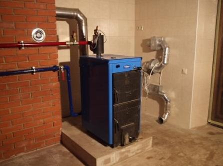 Appareil de chauffage au poêle dans une maison privée