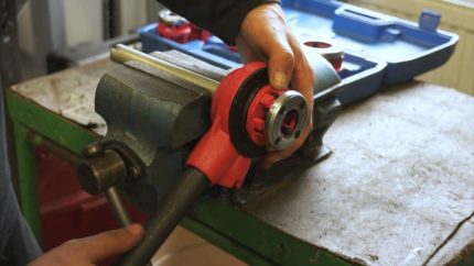 Insertion dans un tuyau sans soudure: un aperçu de la technologie des travaux d'insertion