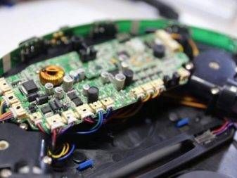 Présentation de l'aspirateur robot Philips FC8776 : nettoyer sans poussière, sans bruit et sans trop payer