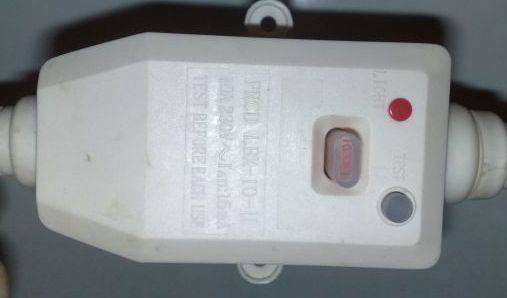 Contrôleur de débit d'eau : appareil, principe de fonctionnement + notice de raccordement