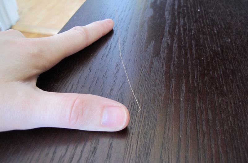 8 remèdes efficaces pour enlever les rayures des meubles