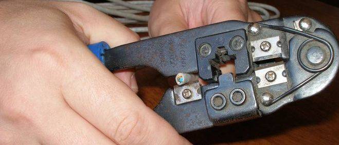 Sertissage paire torsadée 8 et 4 conducteurs : schémas de base + instructions de sertissage pas à pas