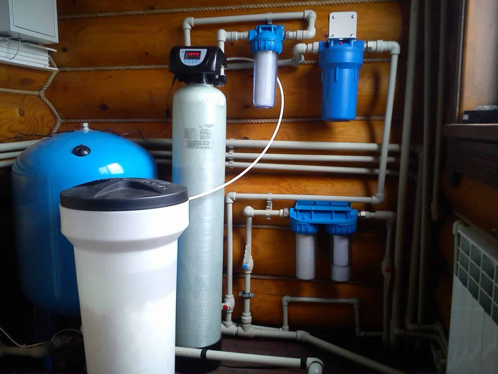 Filtres pour la purification de l'eau dans un appartement: un système de filtration pour l'humidité dure, quelles conceptions sont préférables pour l'alimentation en eau